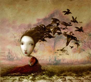 Immagine di una bambina seduta sul terreno dai cui capelli volano via degli ucceli che sembrano corvi